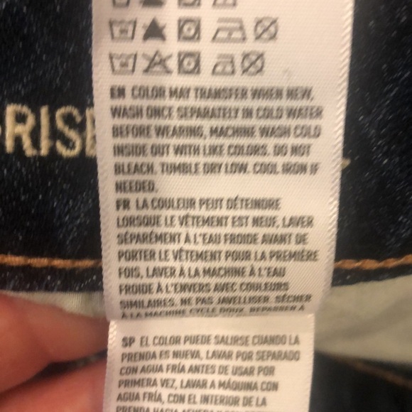 NEW AEO Distressed High Rise Embroidered Festival 100% Cotton Size 2 Jean Shorts - Picture 16 of 16